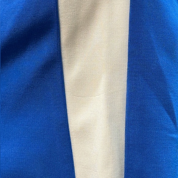 Alice + Olivia Cindy Classic Cropped T-shirt - Picture 8 of 10